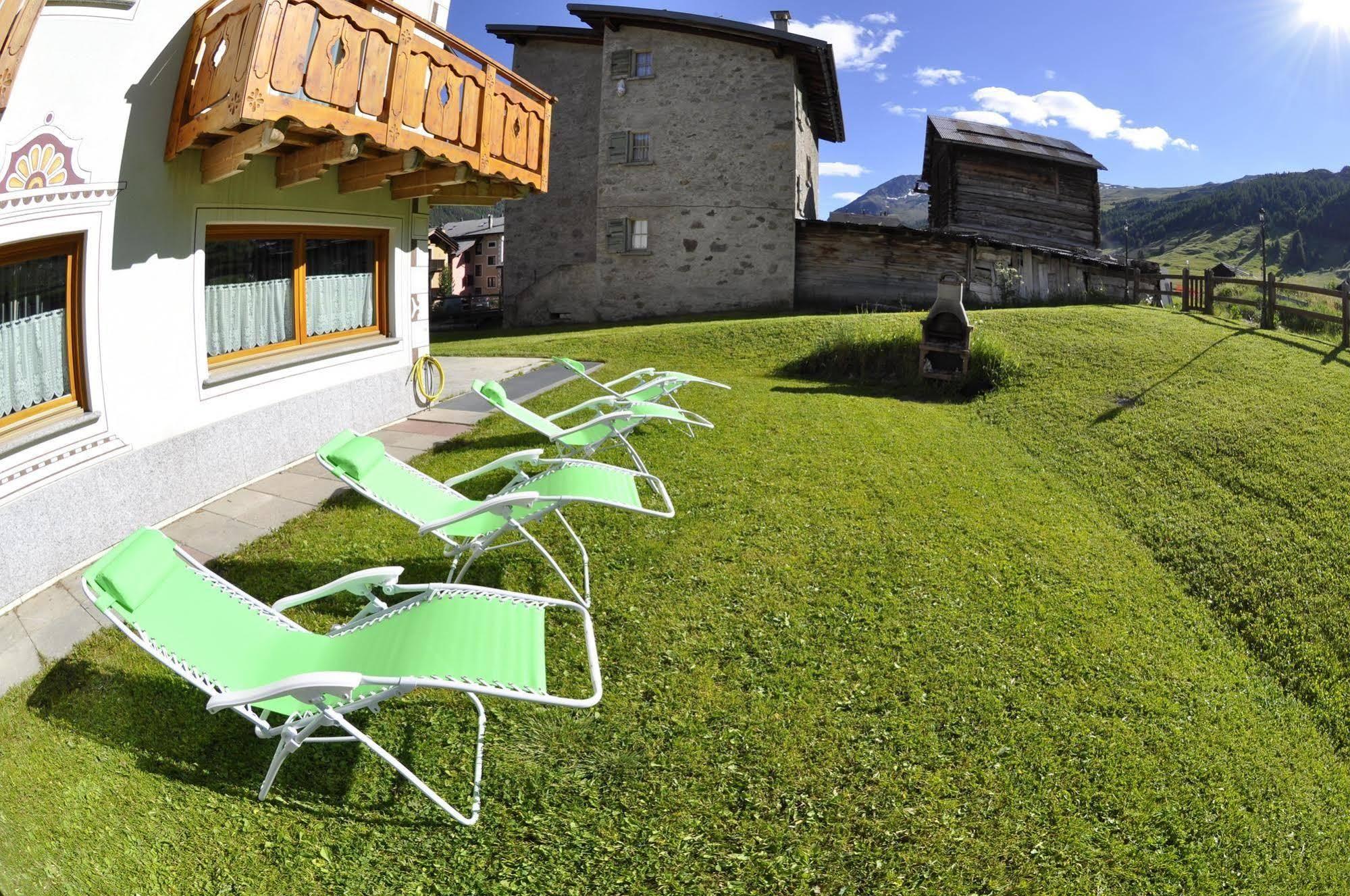 Alpen Royal By Livigno Accomodation Εξωτερικό φωτογραφία